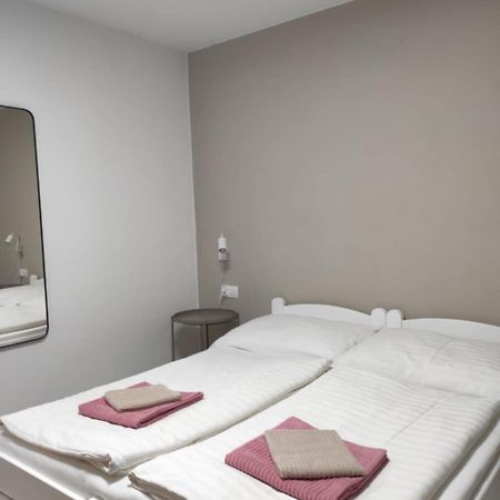 Privat Julia Hotel Vrbov Exterior photo